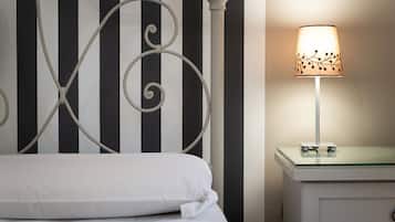Deluxe Double Room | Desk, laptop workspace, iron/ironing board, free WiFi