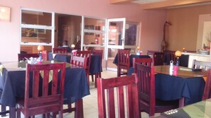 Daily cooked-to-order breakfast (USD 8 per person) - Cactus Inn (Gaborone)