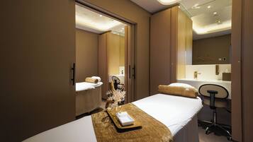 Sauna, bain à remous, soins corporels, soins d'hydrothérapie