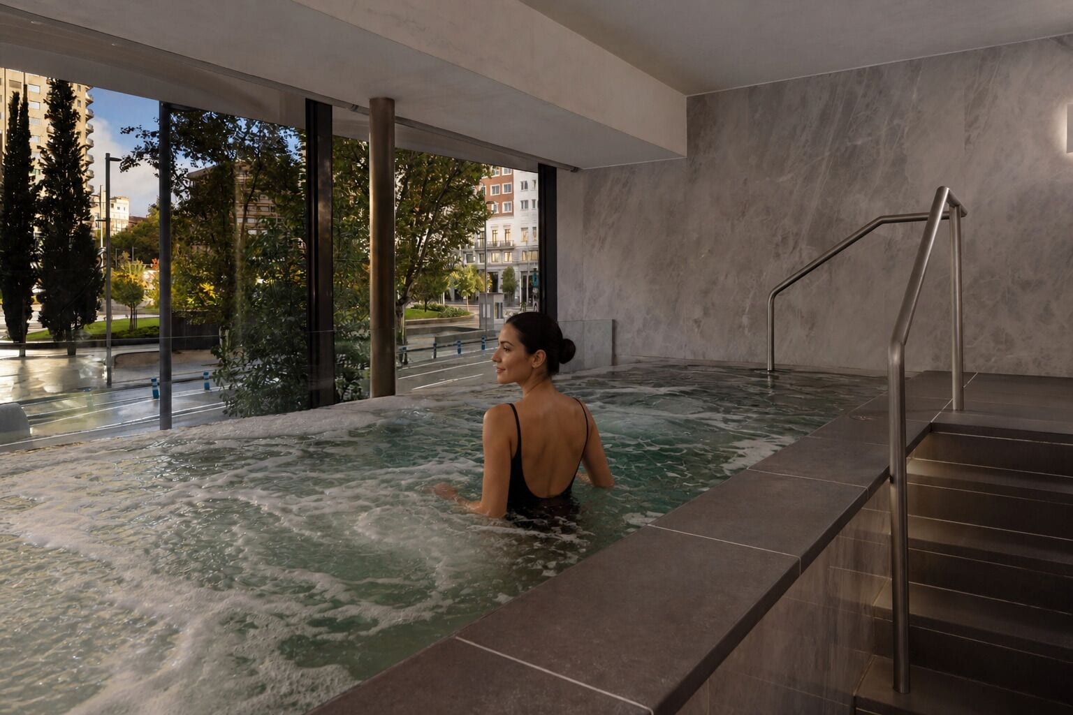 Sauna, bain à remous, soins corporels, soins d'hydrothérapie