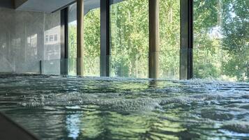 Sauna, hot tub, body treatments, hydrotherapy, facials, massages