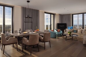 55–tuumainen taulutelevisio, jossa digitaalikanavat