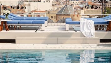 Außenpool (je nach Saison geöffnet), Liegestühle