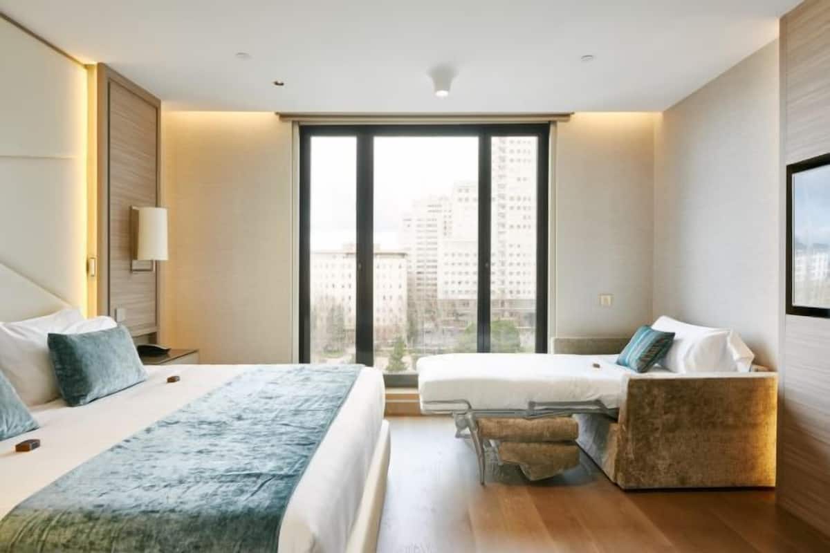 1 bedroom, premium bedding, down duvets, pillow-top beds