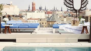 Piscine extérieure (ouverte en saison), chaises longues