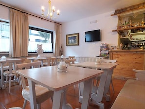 Colazione a buffet inclusa, servita tutte le mattine 