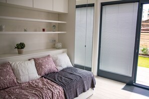 Premium-Apartment, Terrasse, Gartenblick | Wohnbereich | Smart-TV, Netflix