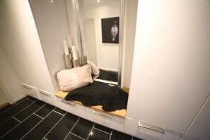 Apartment, Balcony