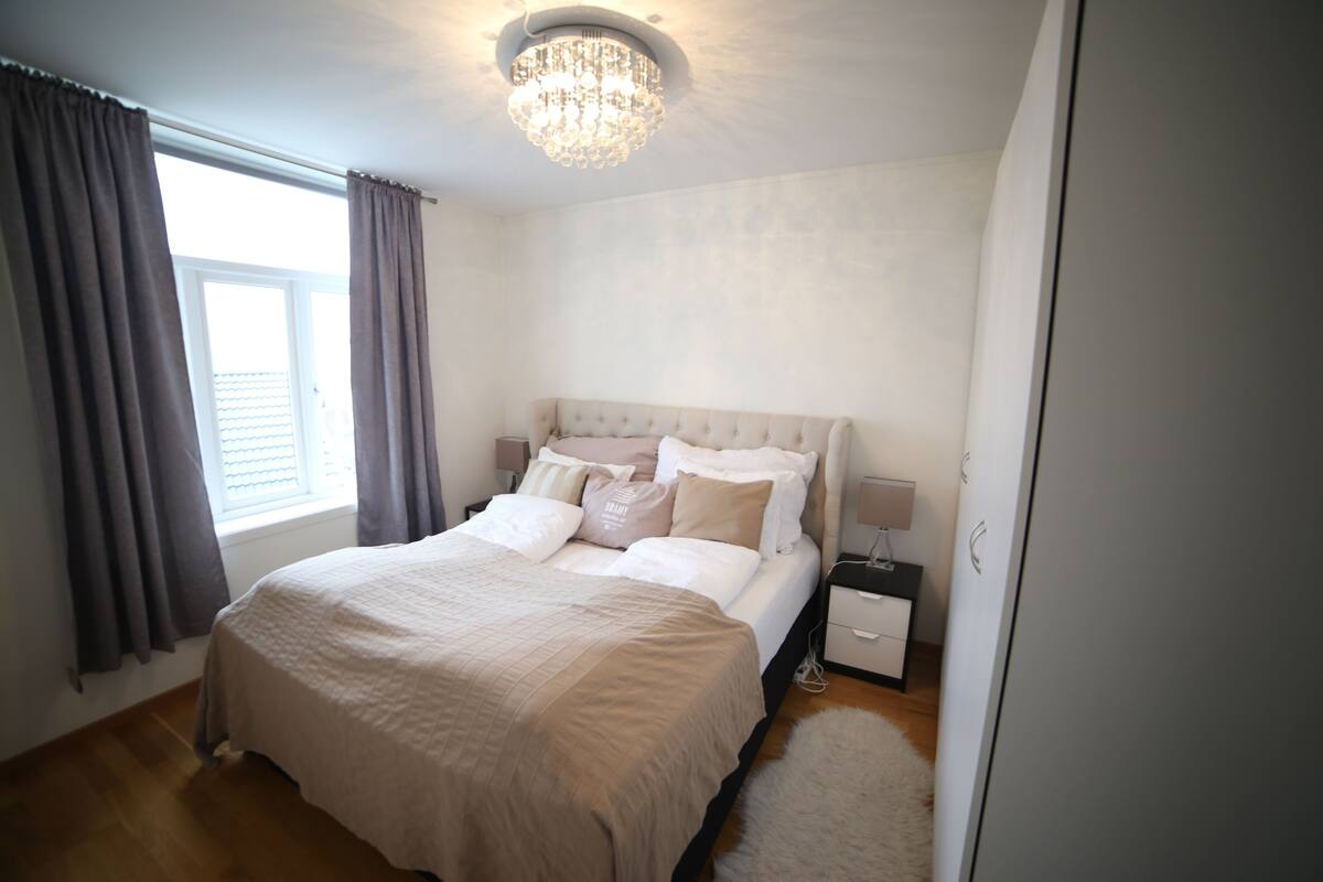 Apartment, 3 Schlafzimmer | 3 Schlafzimmer, schallisolierte Zimmer, Bügeleisen/Bügelbrett