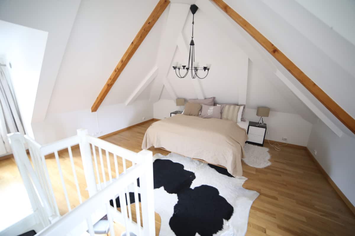 Apartment, Meerblick | 3 Schlafzimmer, schallisolierte Zimmer, Bügeleisen/Bügelbrett