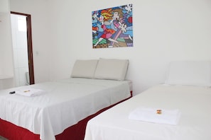 Phòng Suite Economy, 2 giường đơn | Minibar, màn/rèm cản sáng, bàn ủi/dụng cụ ủi quần áo 