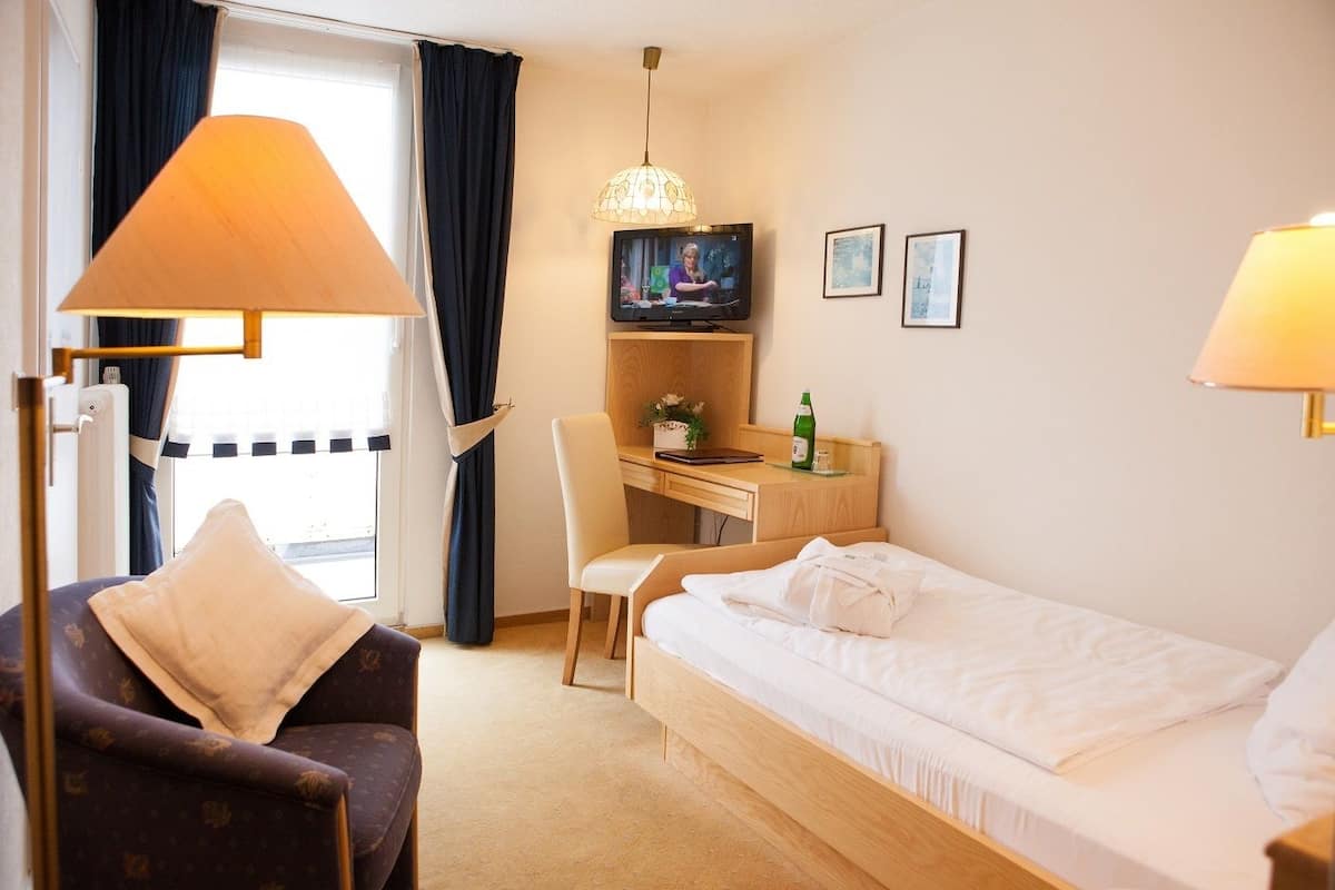 Classic Single Room | In-room safe, desk, cribs (surcharge), WiFi (free)