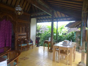 Lobby sitting area - Joglo Taman Sari Villa (Ubud)