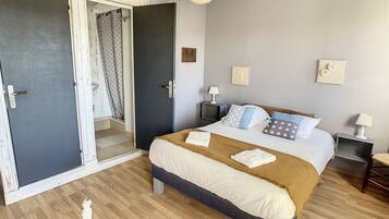 Comfort Double Room, 1 Double Bed, Non Smoking, Balcony | Desk, blackout curtains, free WiFi, bed sheets