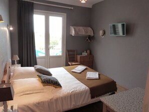 Standard Double Room, 1 Double Bed, Balcony, Garden View | Desk, blackout drapes, free WiFi, bed sheets - Logis Hôtel La Borie (Saint-Genies)