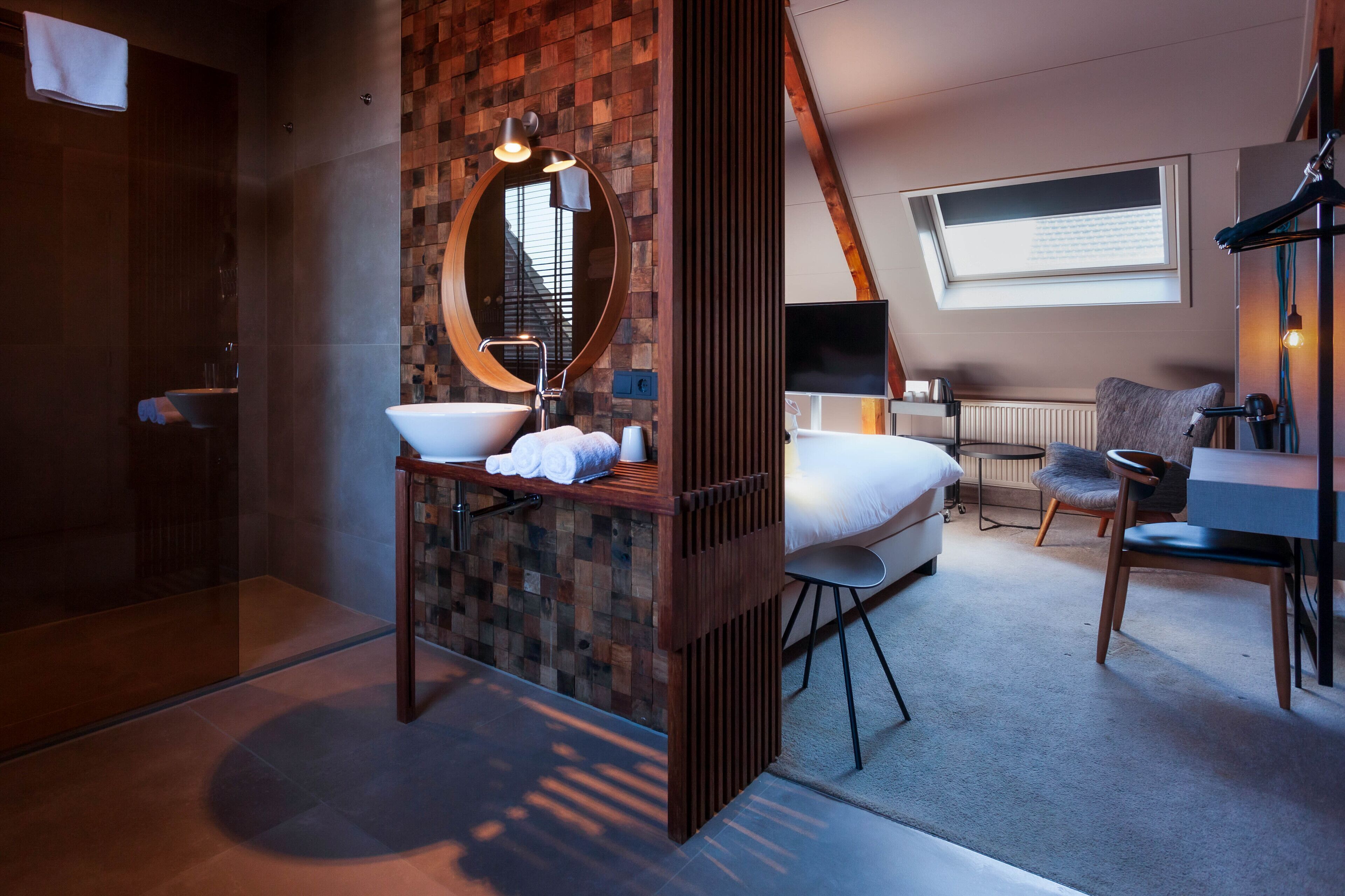 Premium bedding, pillowtop beds, minibar, in-room safe