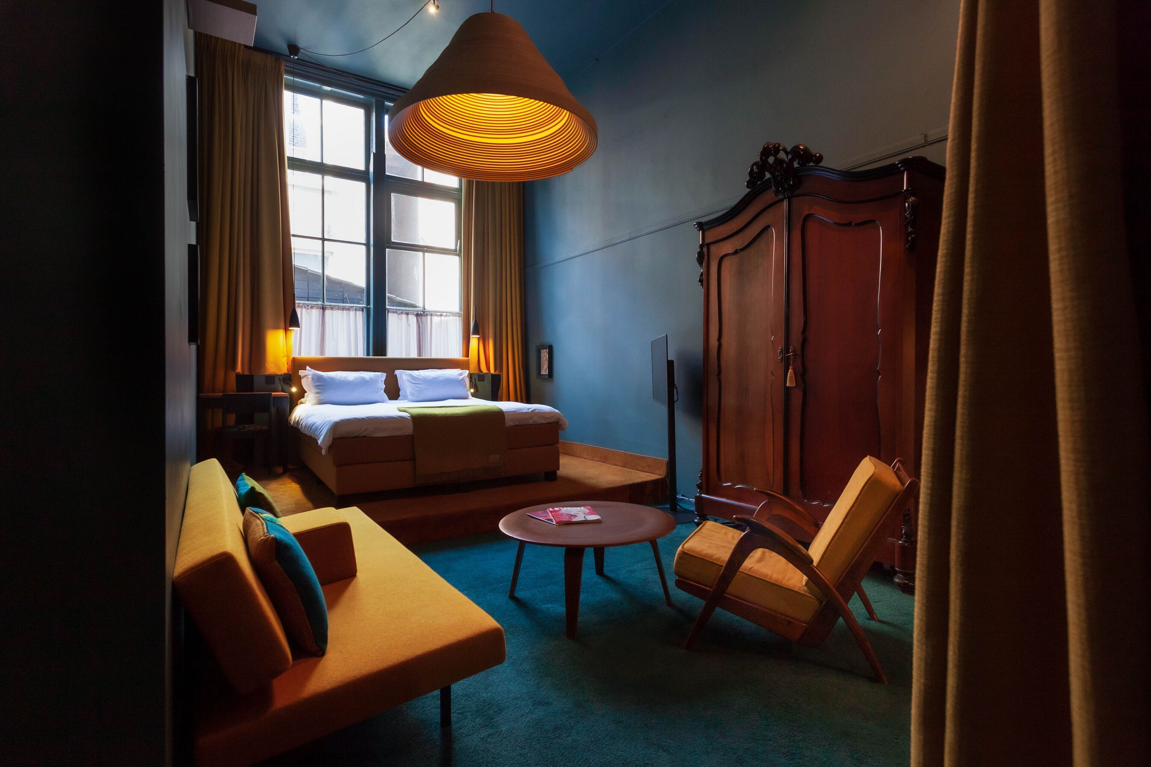 Premium bedding, pillowtop beds, minibar, in-room safe