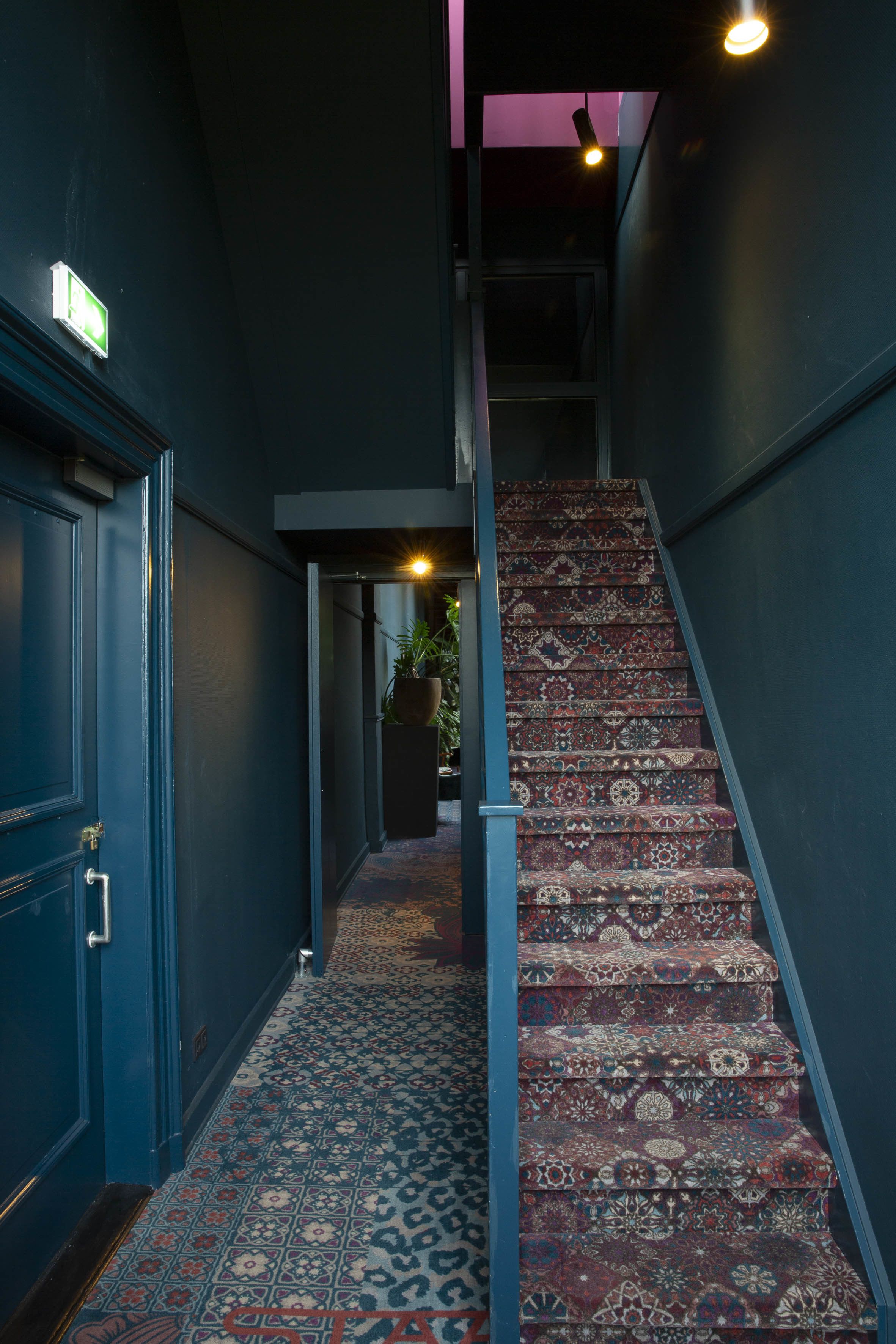 comfort double room, 1 king bed, private bathroom | premium bedding, pillow-top beds, minibar, in-room safe