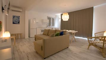 Luxury-Apartment, 2 Schlafzimmer, 2 Bäder, zum Garten hin | Wohnzimmer