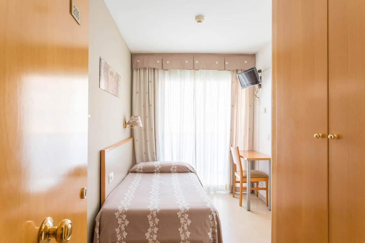 Single Room, Balcony
