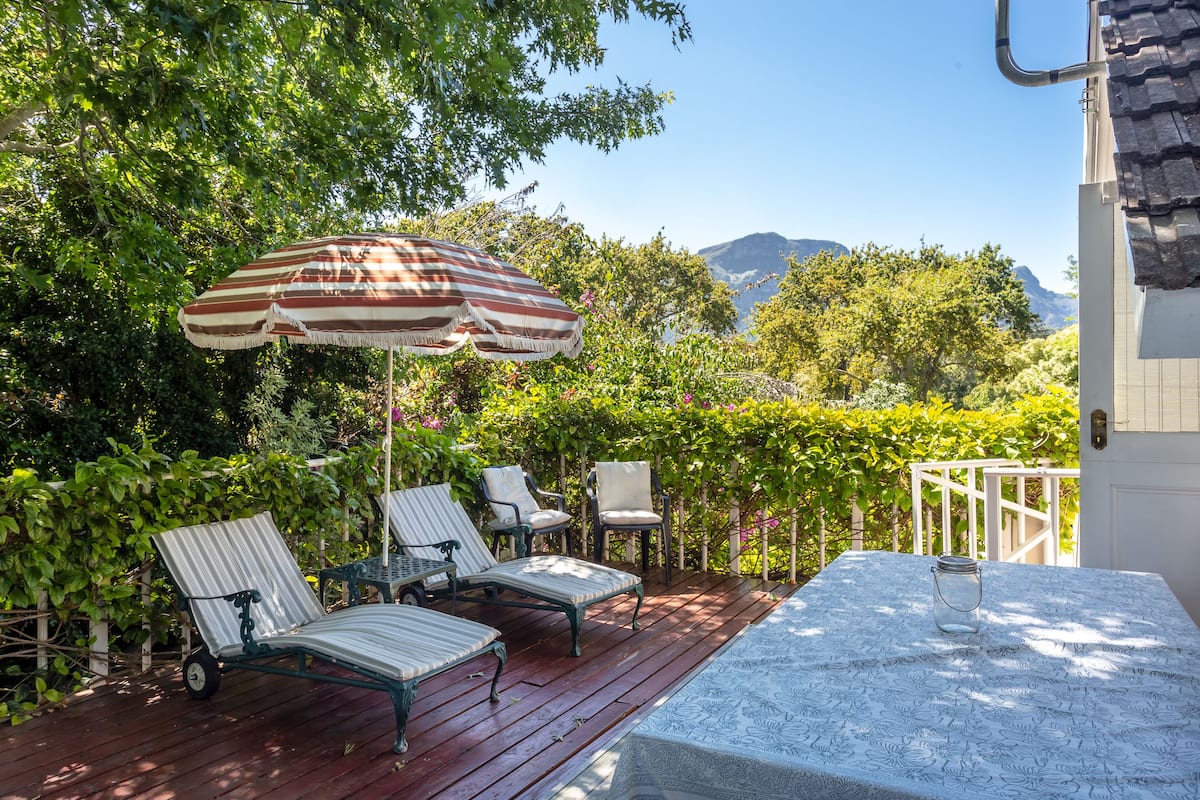 Loft Apartment | 高級寝具、デスク、アイロン / アイロン台、ベビーベッド (無料)