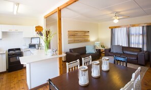 In-room dining - Loddeys Beach House (Cape Town)