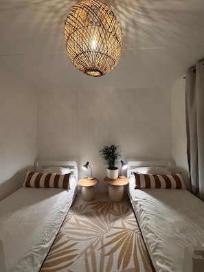 Beach House Self Catering | 3 bedrooms, desk, iron/ironing board, free WiFi