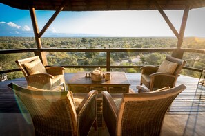 Outdoor dining - Makumu Private Game Lodge (Bushbuckridge)