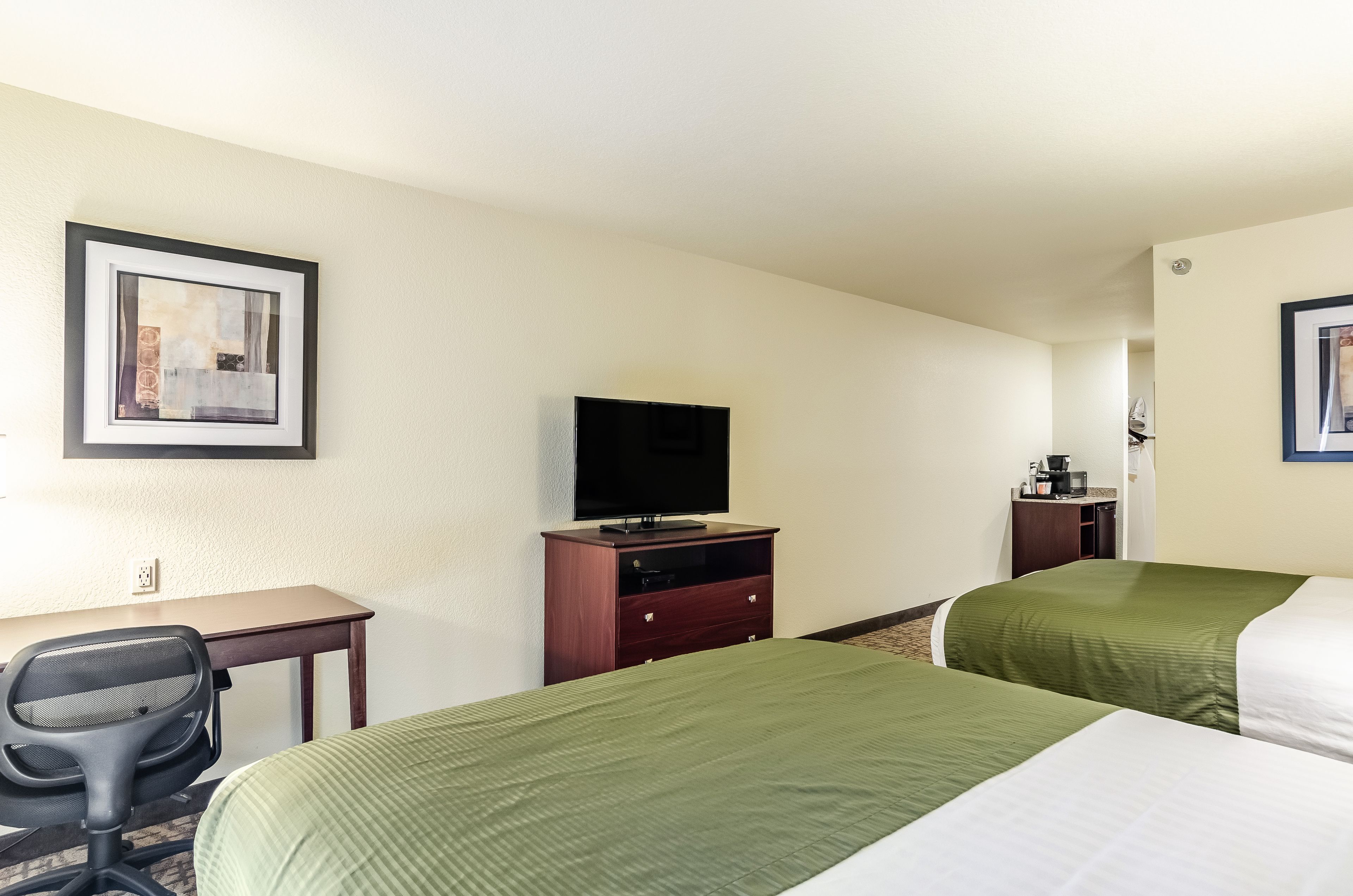 studio suite, 2 queen beds, non smoking | premium bedding, in-room safe, individually decorated