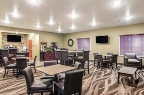 Free daily self-service breakfast  - Cobblestone Hotel & Suites - Gering/Scottsbluff (Gering)