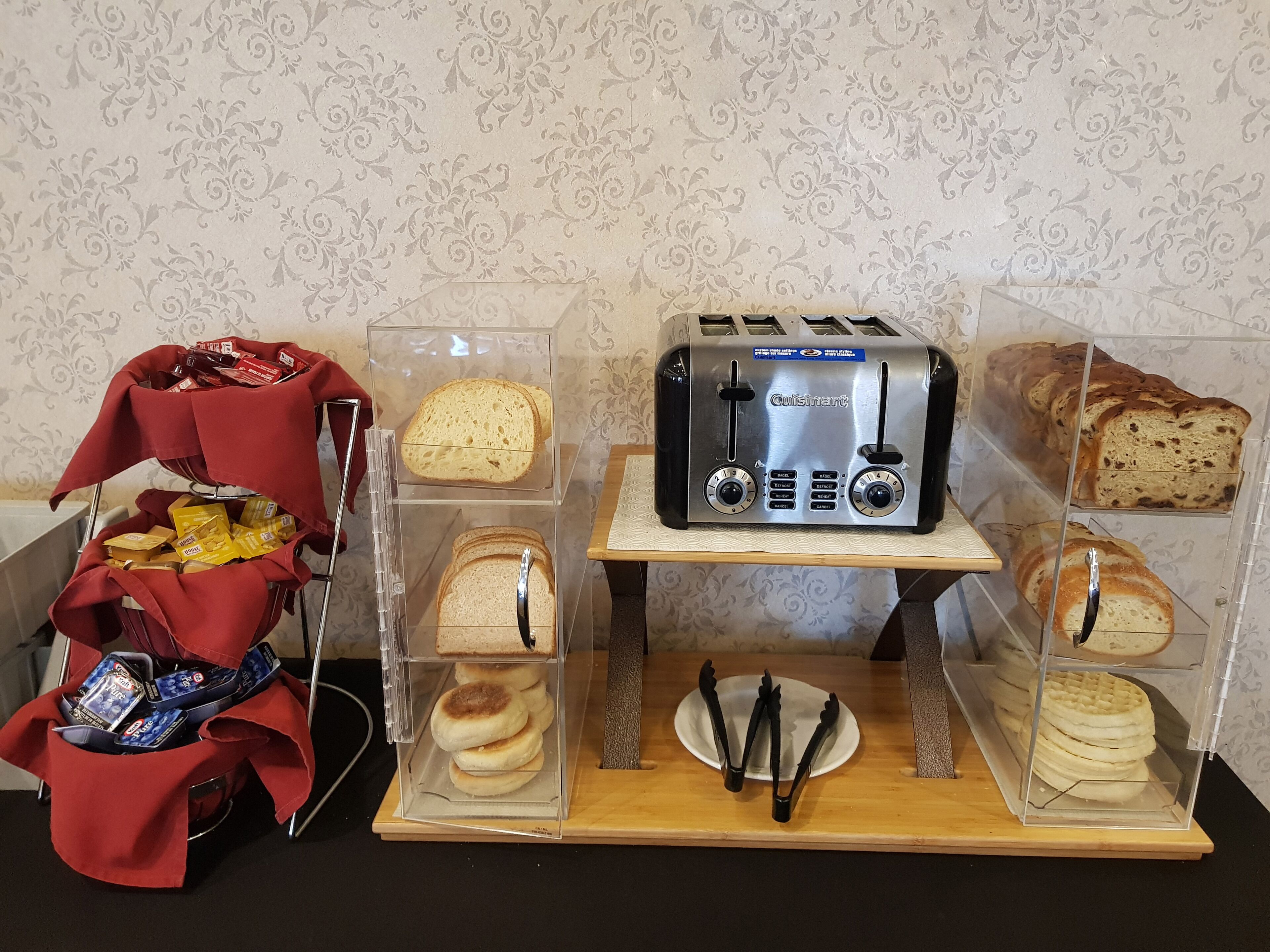 free daily continental breakfast