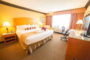 In-room safe, blackout curtains, iron/ironing board, free WiFi - Abercorn Hotel, Trademark Collection by Wyndham (Richmond)