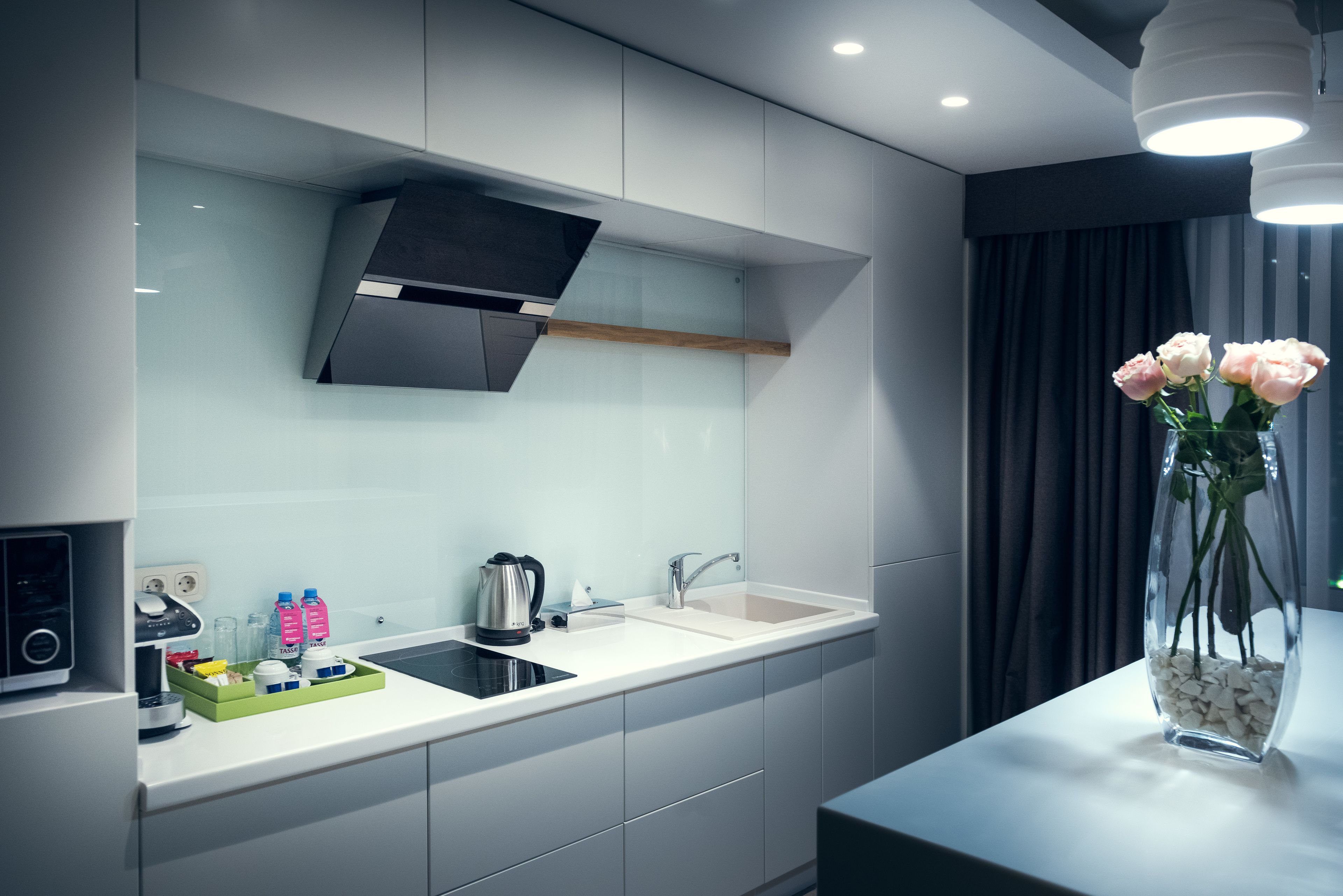 fridge, coffee/tea maker, electric kettle