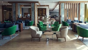 Lobby sitting area - Wyndham Garden Astana (Astana)