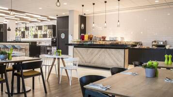 Dagelijks uitgebreid ontbijt (GBP 12.95 per persoon)