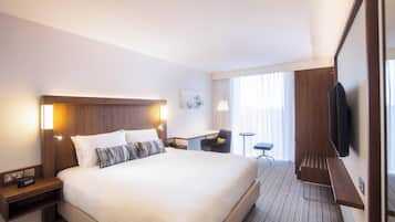 Dobbeltrom – standard, 1 kingsize-seng | Safe på rommet, skrivebord, blendingsgardiner og lydisolert