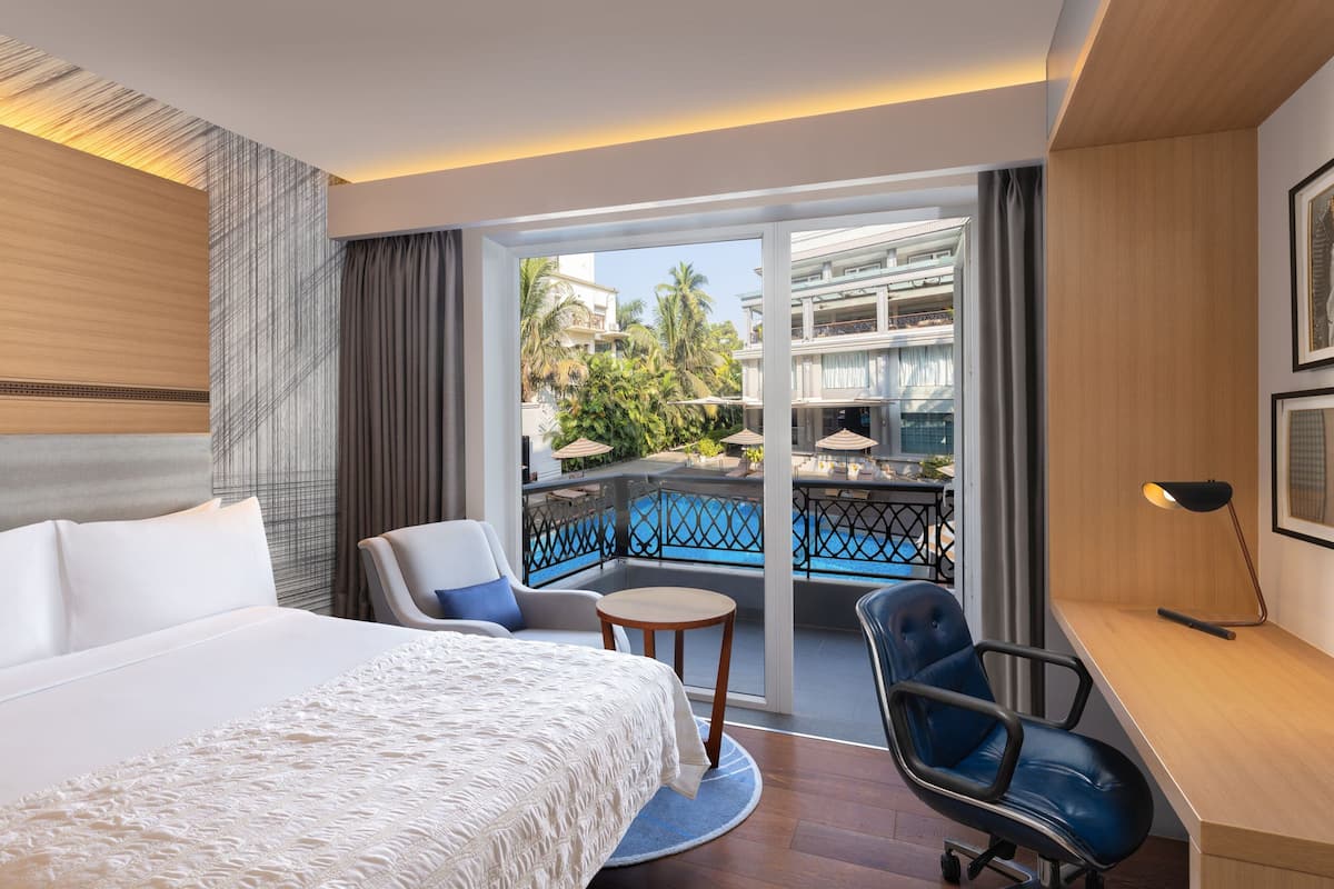 outdoor pool, open 8:00 am to 8:00 pm, pool umbrellas