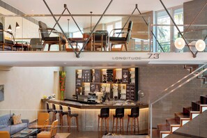 2 bars/lounges, lobby lounge - Le Méridien Goa, Calangute (Calangute)