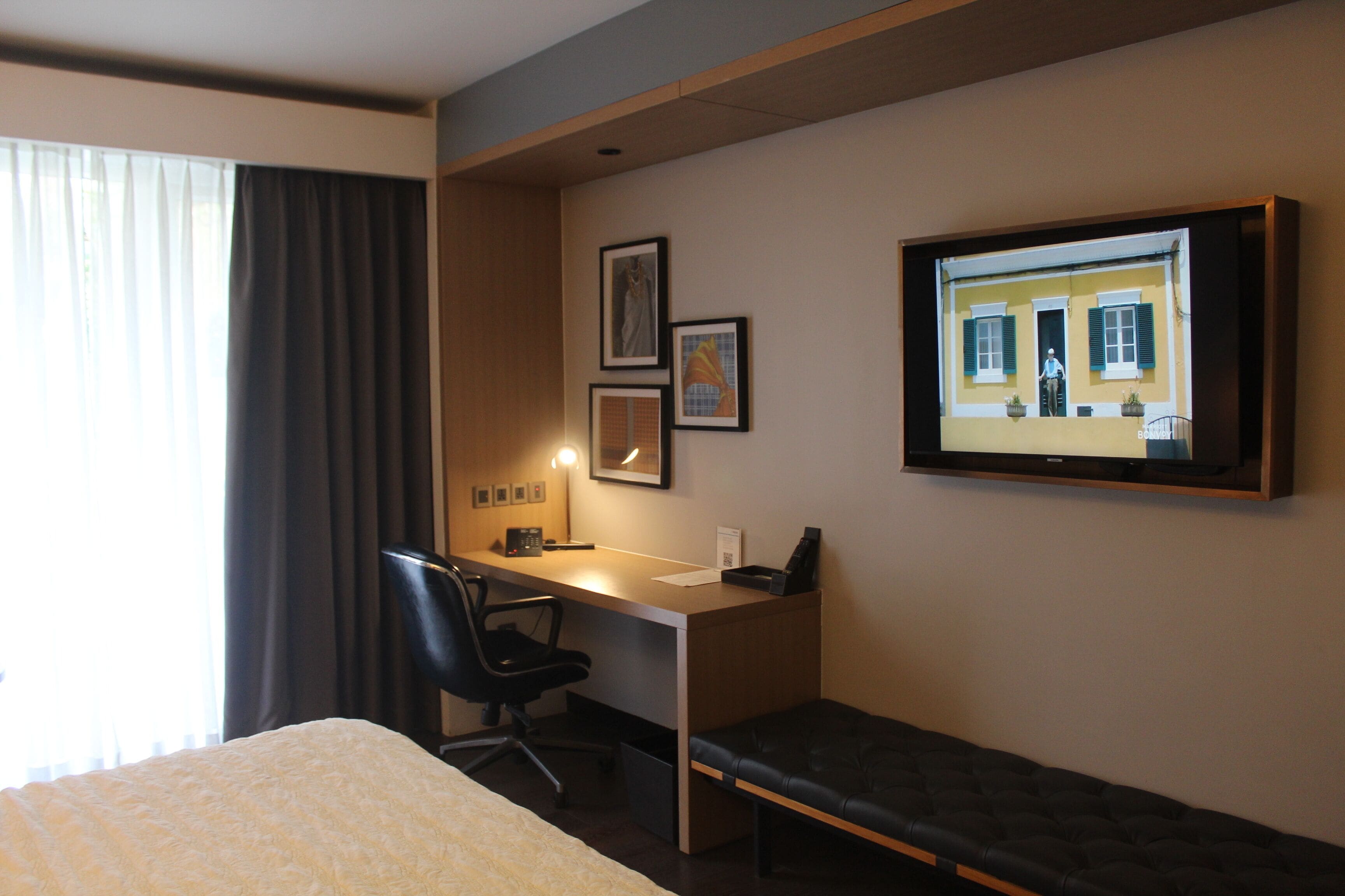 1 bedroom, premium bedding, minibar, in-room safe