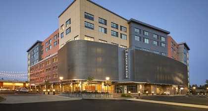 Hyatt Place Eugene / Oakway Center