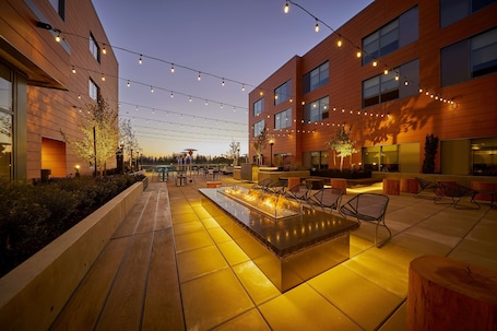 Se sirven cenas. Hyatt Place Eugene / Oakway Center