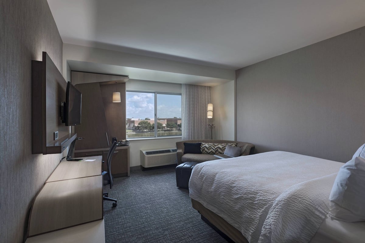 In-room safe, desk, laptop workspace, blackout drapes