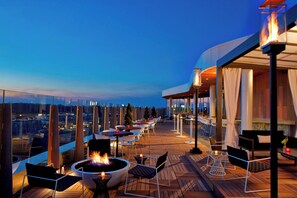 2 restaurants, Spanish cuisine - AC Hotel by Marriott Columbus Dublin (Dublin)