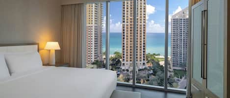 Studio, 1 King Bed, Ocean View | Hypo-allergenic bedding, down duvets, in-room safe, desk