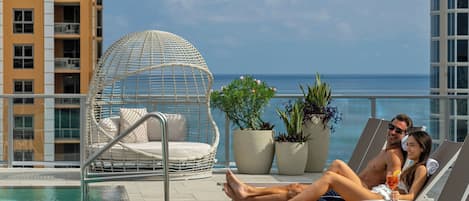 Outdoor pool, open 6:30 AM to 7:00 PM, sun loungers