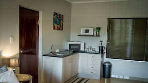 Luxury-Apartment, 1 Schlafzimmer, Nichtraucher, Gartenblick | Eigene Kochnische | Kühlschrank, Mikrowelle, Herdplatte
