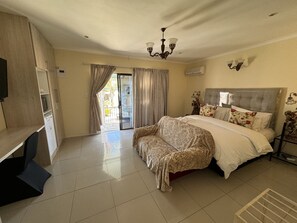 Habitación Deluxe, 1 habitación, para no fumadores, baño en la habitación | Sábanas de algodón egipcio y ropa de cama de alta calidad