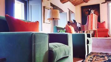 Luxury-Haus, 5 Schlafzimmer | Wohnzimmer | Flachbildfernseher, Kamin