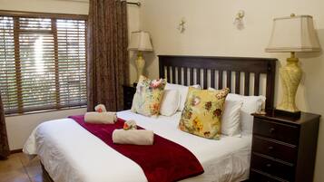 Double Room | In-room safe, desk, iron/ironing board, free WiFi