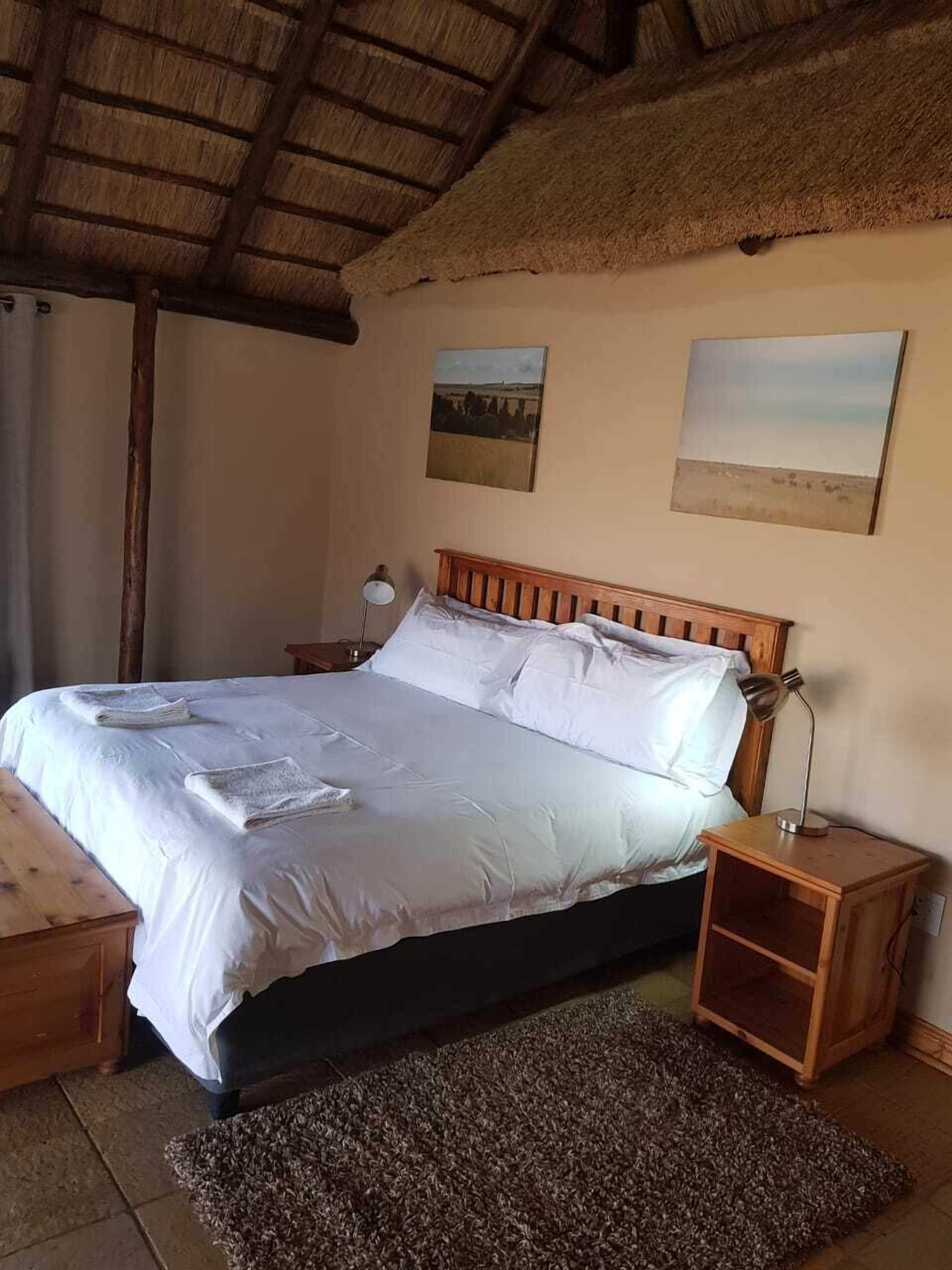 Luxury Cabin, 1 Bedroom, Non Smoking, Valley View | Premium bedding, individually decorated, bed sheets